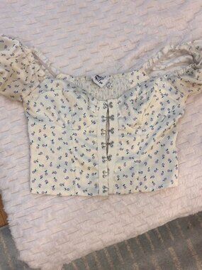 Princess Polly Allison floral puff sleeve cropped top